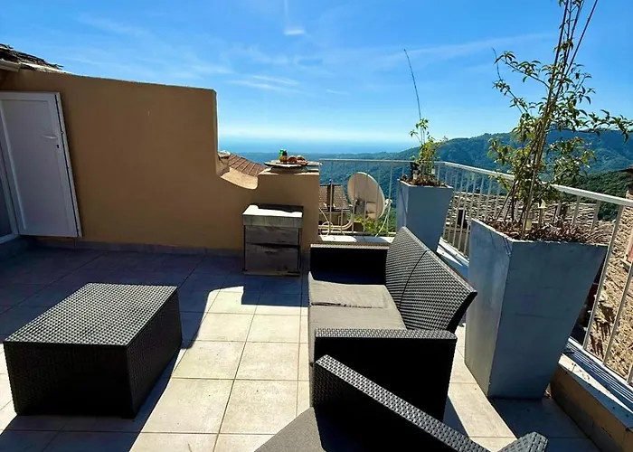 Ferienhaus Tour Avec Rooftop, Vue Mer, Sejour Insolite Entre Ciel Et Porri